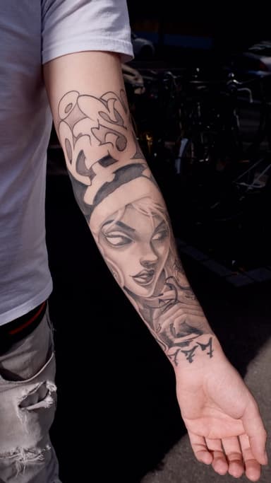 From walls to skin. 🥷